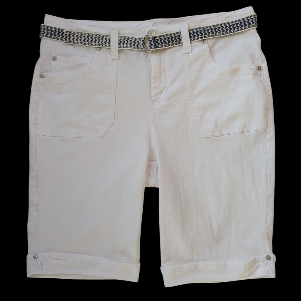 Gloria Vanderbilt Slimming Mia Belted Cuff Bermuda Shorts 8 White Pockets